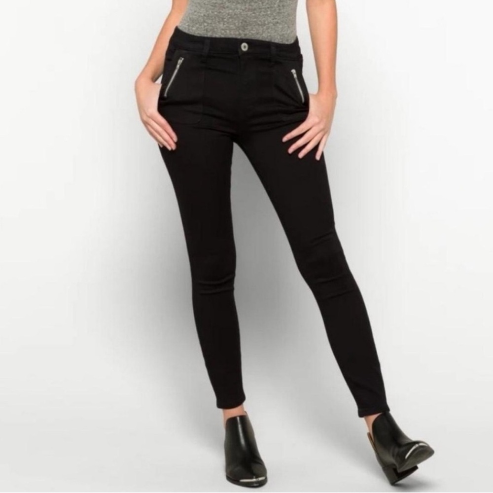 Ellie High Rise Skinny Jeans with Zipper Pockets